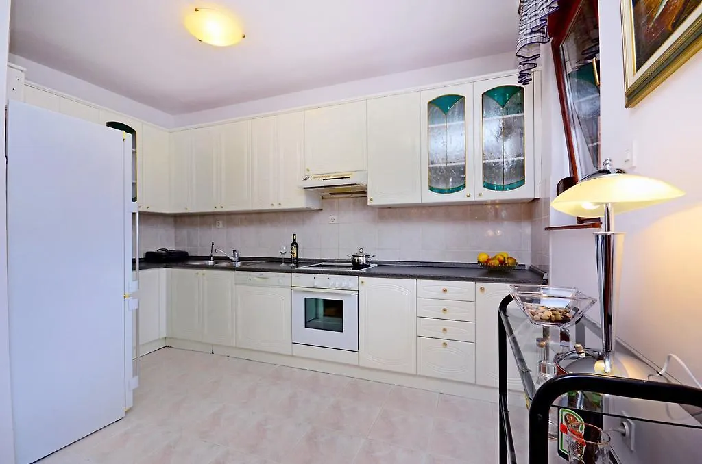 Luxury Apartment Ela Pensionat