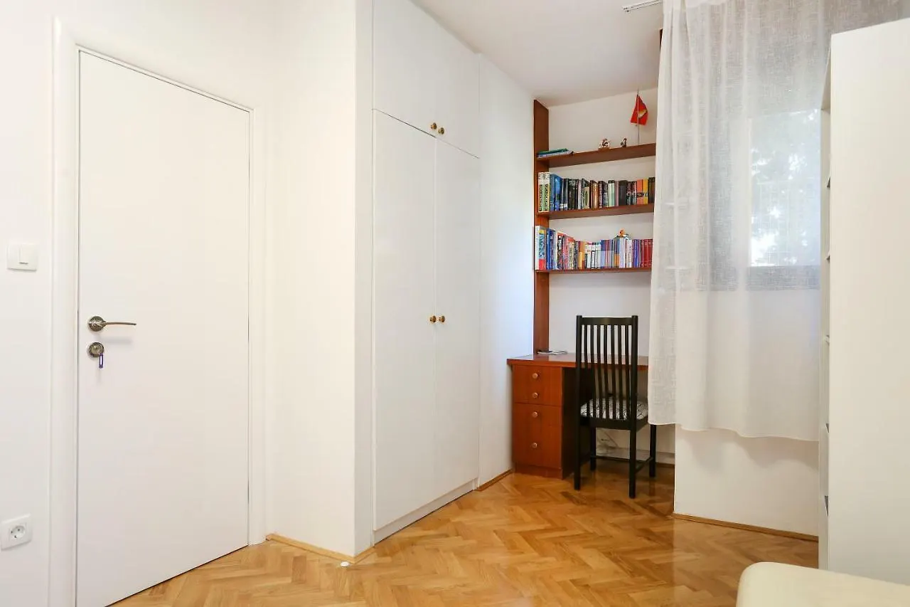 Luxury Apartment Ela Split